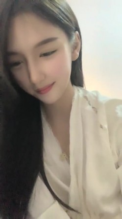 颜值爆表~【偷走一头猪】这么美也下海了 可惜了，从头到脚都长在了男人的审美上 截图15