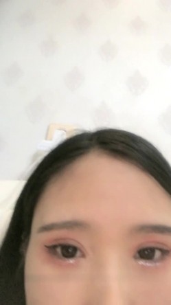 颜值不错大奶妹子【香蕉妹妹】情趣装单人自慰，沙发跳蛋塞逼近距离特写 截图5