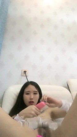 颜值不错大奶妹子【香蕉妹妹】情趣装单人自慰，沙发跳蛋塞逼近距离特写 截图13