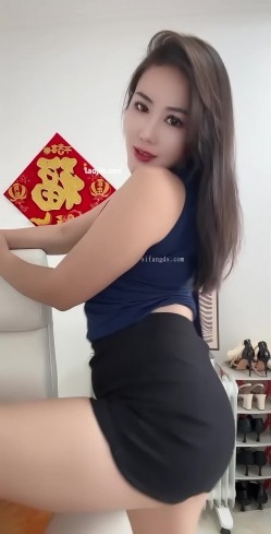 【快手福利】丝袜美腿御姐，人气小网红【美少妇】风情万种，女人味十足，正是最骚最有韵味的年纪，大尺度全裸！ 截图2