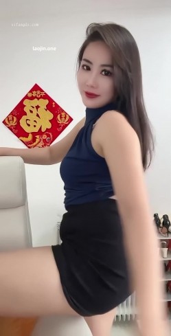 【快手福利】丝袜美腿御姐，人气小网红【美少妇】风情万种，女人味十足，正是最骚最有韵味的年纪，大尺度全裸！ 截图4
