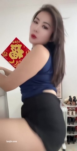 【快手福利】丝袜美腿御姐，人气小网红【美少妇】风情万种，女人味十足，正是最骚最有韵味的年纪，大尺度全裸！ 截图16