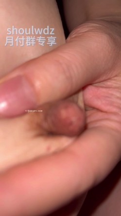 PUA大神【受肉完犊子】VIP福利，操控举牌，超多反差学生小母狗，紫薇裸舞，有露脸 截图7