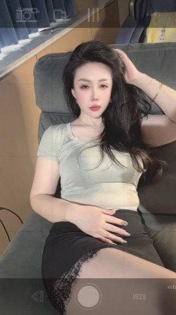 最新抖音泄密！大奶风骚熟女【小妈】骚舞自慰啪啪 截图5