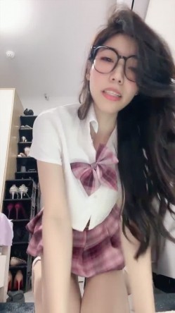 极品御姐女神【丝丝】172长腿骚母狗 大奶美乳长腿翘臀 两场被干出水 害我狂打飞机 截图10