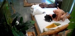 《黑客破解》小哥酒店约炮极品身材的女友 玩69啪啪一炮干了30分钟精力还是不错 截图6