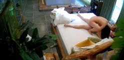 《黑客破解》小哥酒店约炮极品身材的女友 玩69啪啪一炮干了30分钟精力还是不错 截图14