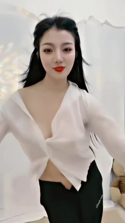 青春无敌，抖音风艺校美少女【杨晓花】定制福利，露脸露点，各种热门BGM裸舞 截图16