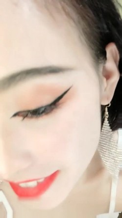 颜值不错苗条身材红唇妹子自摸秀 扭动身体椅子上翘起屁股床上自摸逼逼 截图6