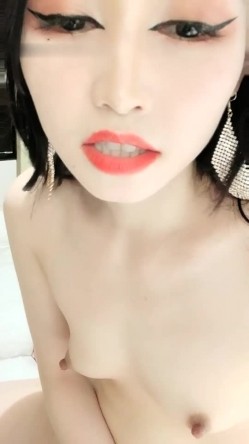 颜值不错苗条身材红唇妹子自摸秀 扭动身体椅子上翘起屁股床上自摸逼逼 截图11