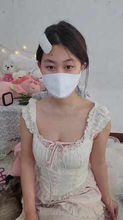 清纯学生妹，【18岁纯妹妹】，标准的甜妹儿，还有一副好身材，大奶子粉穴翘臀，9小时大放送 截图4