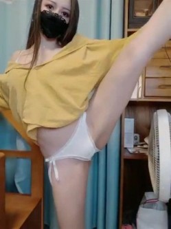 【极品女神】爱尚主播『悦宝儿』大尺度福利私拍流出 漂亮美乳 妖精身材 竟是蝴蝶逼美穴 罕见露脸超漂亮 高清720P版 截图11