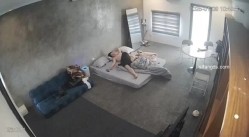 黑客破解家庭网络摄像头偷拍住毛坯房的年轻情侣疯狂做爱有时一天做爱几次 截图6