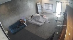 黑客破解家庭网络摄像头偷拍住毛坯房的年轻情侣疯狂做爱有时一天做爱几次 截图10