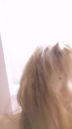 超清纯制服模特身材诱惑长相甜美挑逗鸡巴打飞机女上位打桩，表情太享受 截图14