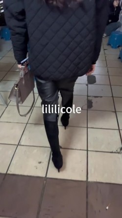 专泡良家大神『LILILICOLE』翘臀骚货一边穿着高跟黑丝一边女上摇摆，只需躺着据能享受全自动炮架服务 截图11