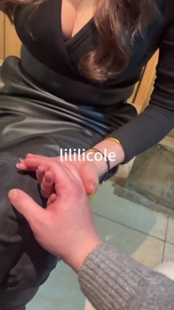 专泡良家大神『LILILICOLE』翘臀骚货一边穿着高跟黑丝一边女上摇摆，只需躺着据能享受全自动炮架服务 截图14