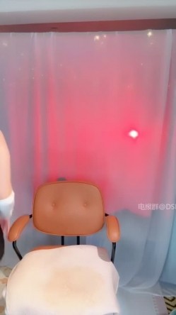 极品少妇【白熙】性感黑丝舔奶骚舞，跳蛋塞屄抽插潮喷 截图5
