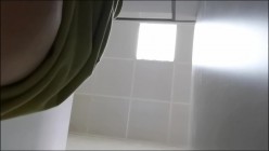 商场女厕近距离贴B拍多位美女嘘嘘 各种肥美的鲍鱼近在眼前 截图11