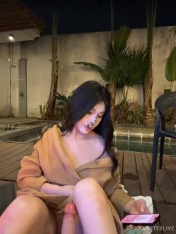 网红脸女神【za】豪华别墅~户外洗澡~阔阴~肛塞~贼刺激 截图3