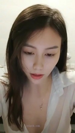 极品高颜冷艳御姐，反差小妈感女主播「金刚护撸娃」「小奶猫」激情淫语撩骚，和姐妹下海大秀，互舔互口假鸡巴互插 截图1