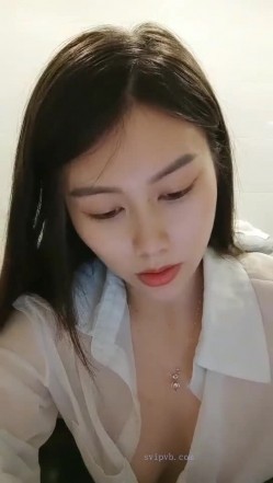 极品高颜冷艳御姐，反差小妈感女主播「金刚护撸娃」「小奶猫」激情淫语撩骚，和姐妹下海大秀，互舔互口假鸡巴互插 截图7