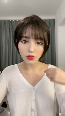 女神降临，明星气质顶级身材，人气大美人【小福贵儿】罕见大尺度，裸艳舞诱惑、道具紫薇、无套啪啪，高潮脸爽死人 截图1