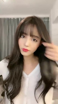 女神降临，明星气质顶级身材，人气大美人【小福贵儿】罕见大尺度，裸艳舞诱惑、道具紫薇、无套啪啪，高潮脸爽死人 截图2