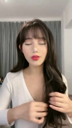 女神降临，明星气质顶级身材，人气大美人【小福贵儿】罕见大尺度，裸艳舞诱惑、道具紫薇、无套啪啪，高潮脸爽死人 截图13