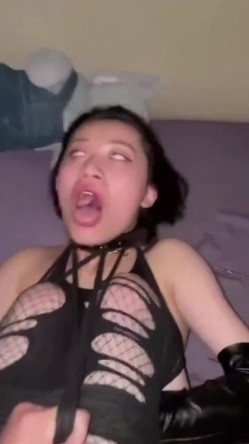 碰到这样的极品，就问你迷不迷煳吧？居然还是只白虎，按摩女技师干塌了！ 截图15