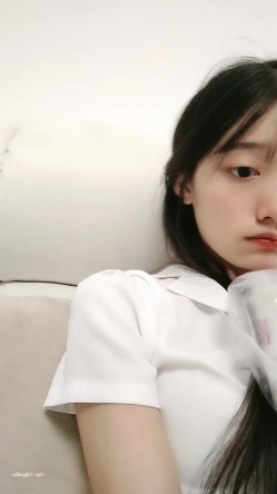 校花女神，超级清纯，【蔡蔡仙女】，冉冉升起的新星，她的微笑一秒让你想起初恋，还是脱光的初恋 截图2