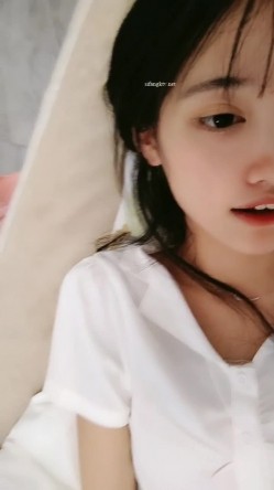 校花女神，超级清纯，【蔡蔡仙女】，冉冉升起的新星，她的微笑一秒让你想起初恋，还是脱光的初恋 截图9