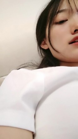 校花女神，超级清纯，【蔡蔡仙女】，冉冉升起的新星，她的微笑一秒让你想起初恋，还是脱光的初恋 截图10