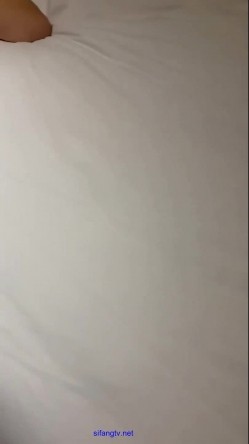 圈内大神调教超骚妹子3P 喝尿吞咽舔屁眼 脚丫子进嘴12V 截图12