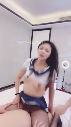 ️黑丝御姐【白兔】高颜眼镜御姐双飞黑丝制服舌吻口爆足交无套内射 截图13