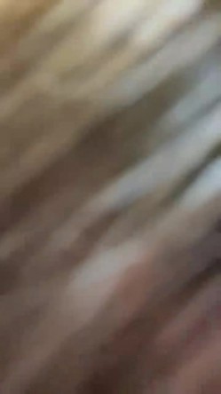抖音女网红，【京鱼儿】，童颜巨乳女神~掰穴自慰~狂射中，人工白虎，这骚穴真是欠操欠插，好美啊 截图10