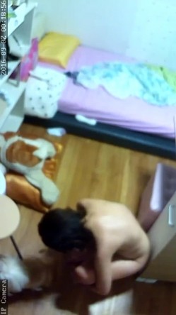 【破解摄像头】韩G居家摄像头破解 良家女人们在没有防备状态下各种喷血画面合集 截图11