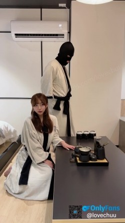五星推荐，顶级颜值，白富美女神【lovechuu】下海沦为财阀肉便器，真正的穷人女神，富人母狗 截图5