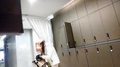 大神潜入国内洗浴中心更衣室化妆间贴身偷拍美女 差点被凑上来的少妇发现 截图7