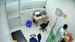 《妇科门诊监控破解》男医生给多位美女病患检查BB和菊花 截图2