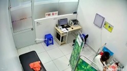 《妇科门诊监控破解》男医生给多位美女病患检查BB和菊花 截图8