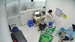 《妇科门诊监控破解》男医生给多位美女病患检查BB和菊花 截图10