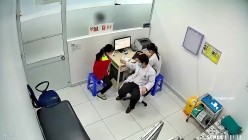 《妇科门诊监控破解》男医生给多位美女病患检查BB和菊花 截图12