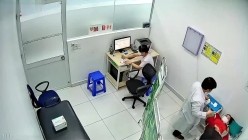 《妇科门诊监控破解》男医生给多位美女病患检查BB和菊花 截图16