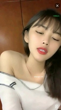 极品中的极品美少女下海【小可爱】守了几天终于脱衣服了，很爽很诱惑啊 截图10