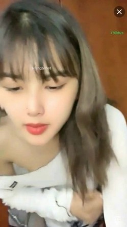 极品中的极品美少女下海【小可爱】守了几天终于脱衣服了，很爽很诱惑啊 截图14