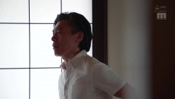 MIDE-707 夫が出張中の2日間、お義父さんと濃厚に交わり何度も果てた最低な私… 初川みなみ 截图3
