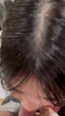 苏州顶级人妻薇薇出轨约炮自拍 婴儿肥少妇口技赶超女优 露奶揉搓彰显淫荡本质 截图2
