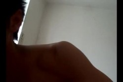 90后小伙和姑姑如情人般的互舔，超级有感觉，同床狂操姑姑边喂奶边摸关键是有感情投入 截图5