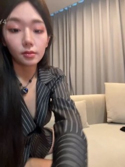 ️御姐女神【jiajia_L】健身女神超高颜值健身房漏出骚货母狗御姐 截图1
